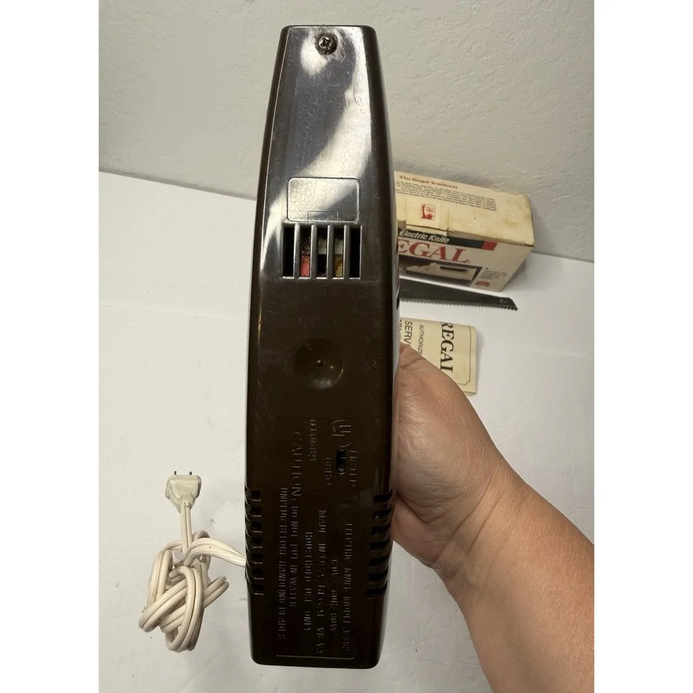 Vintage Regal Electric Knife V382‎ Serrated Steel Blades USA Original Box WORKS